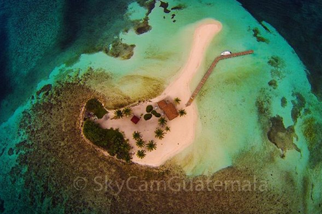 Aerial view of Goff's Caye, Belize Aerial view of Cayo Espanto, off Ambergris Caye, Belize