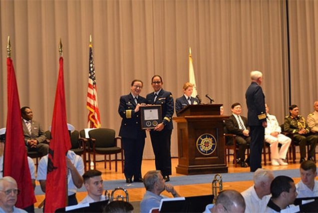 San Pedrana Lieutenant Alma Pinelo 1st Belizean Woman to Receive Honor Graduate Award 