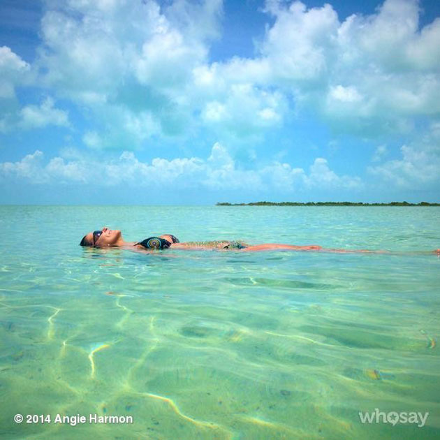 Celebrity Spotting – Angie Harmon Vacations in Belize