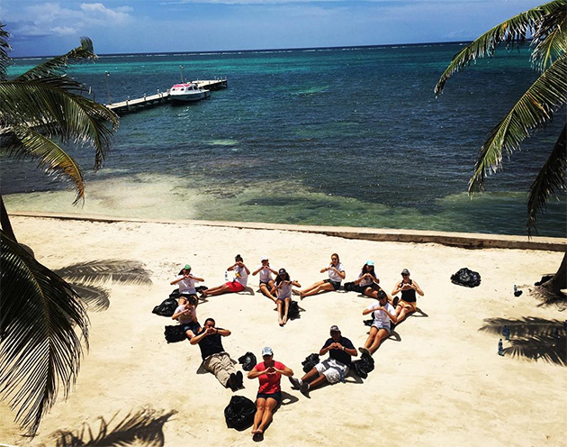 Wavemakers of the Year Awarded to iTravel Belize and The Phoenix Belize