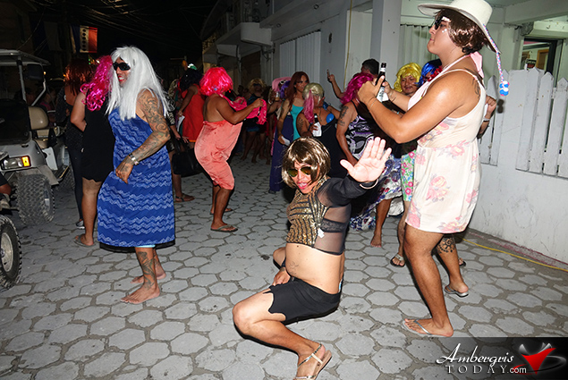 Carnaval 2018 Day Three - Barbies Shake to Scooby Doo Pa Pa 