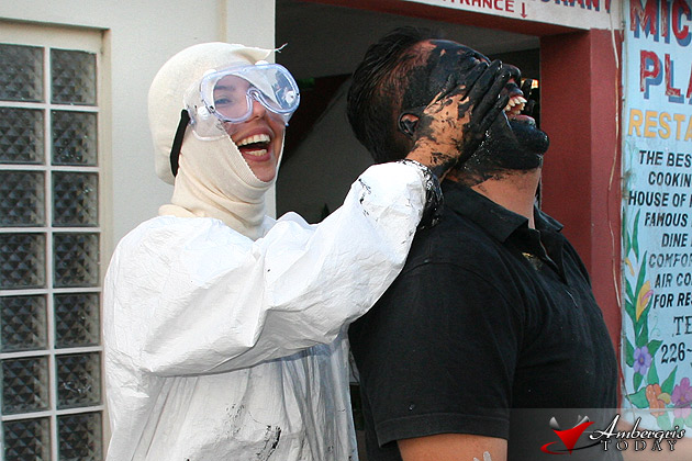 Carnaval Day 3: A Princess, Kalimba, Danza Kuduro, Space Suits 32 Carnaval Fat Tuesday