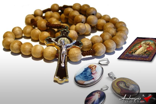When the Nuns visited San Pedro, Ambergris Caye they gave gifts to the local Sanpedranos like Rosaries, religious relics, pictures and pendants. When San Pedro Prepared for the Visit of the Nuns
