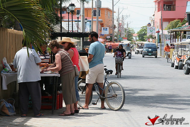 Can You “Go Slow” the Caye Caulker Way? 8 San Pedro Streets, Souvenir Vendor