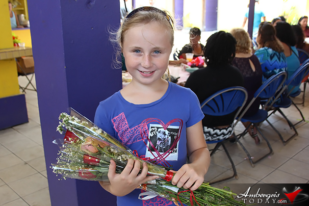 Fin K Project Soup Kitchen Feeds Over 200 Moms on Mother's DayFin K Project Soup Kitchen Feeds Over 200 Moms on Mother's Day