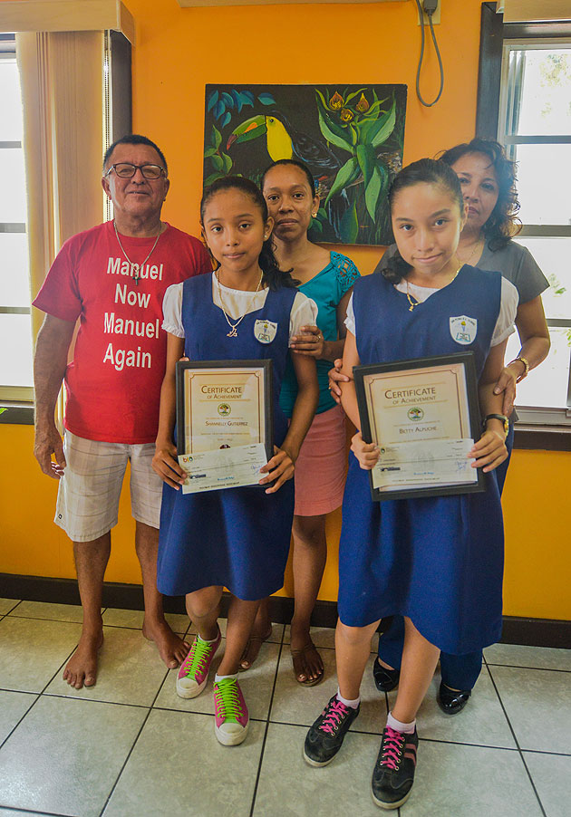Hon. Manuel Heredia Awards Top Island PSE Students