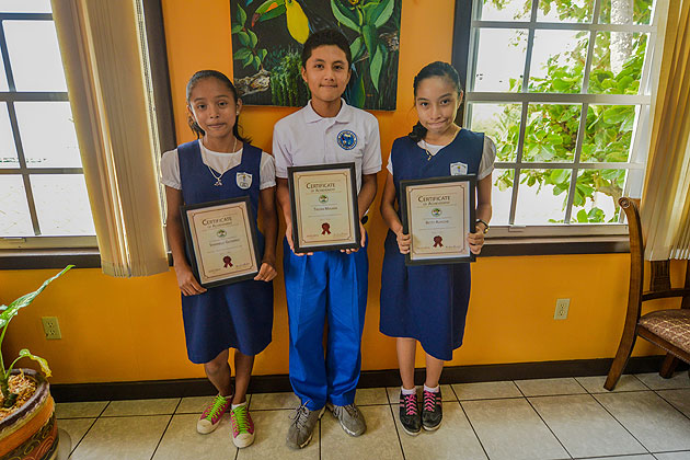 Hon. Manuel Heredia Awards Top Island PSE Students