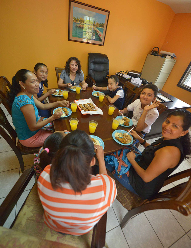 Hon. Manuel Heredia Awards Top Island PSE Students