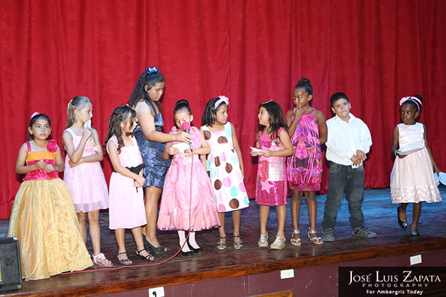 Isla Bonita Elementary School's Mother's Day Show