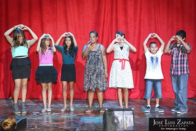 Isla Bonita Elementary School's Mother's Day Show