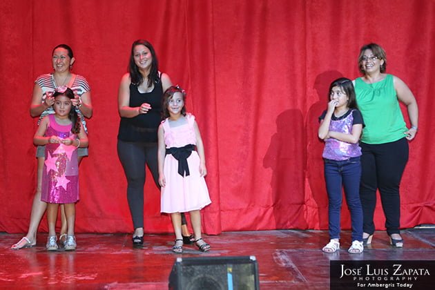 Isla Bonita Elementary School's Mother's Day Show