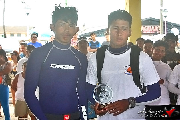 Kayakers Battle at 11th Annual Lagoon Reef Eco Challenge