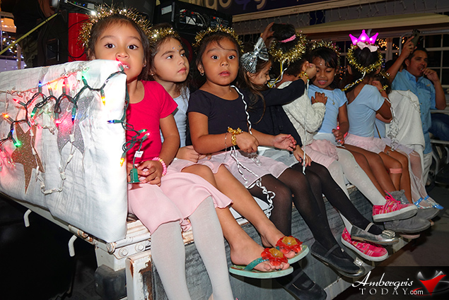 Love FMs Christmas Parade Spreads Christmas Cheer