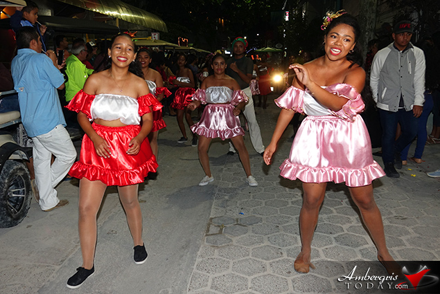 Love FMs Christmas Parade Spreads Christmas Cheer