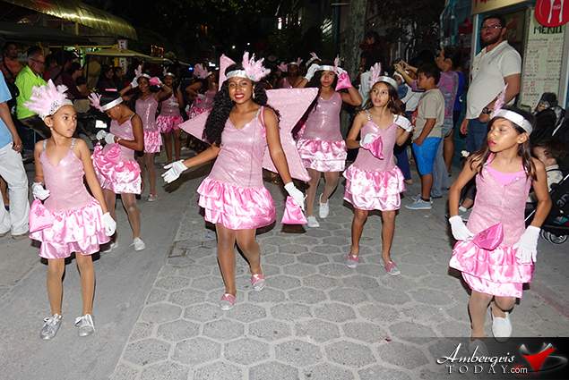 Love FMs Christmas Parade Spreads Christmas Cheer