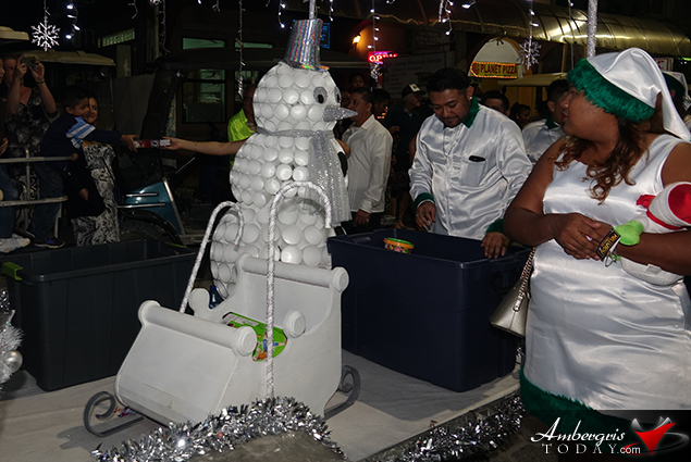 Love FMs Christmas Parade Spreads Christmas Cheer