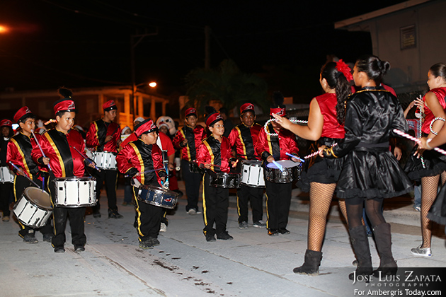 Love FM’s 4th Annual Christmas Parade Hits San Pedro Love FM’s 4th Annual Christmas Parade Hits San Pedro
