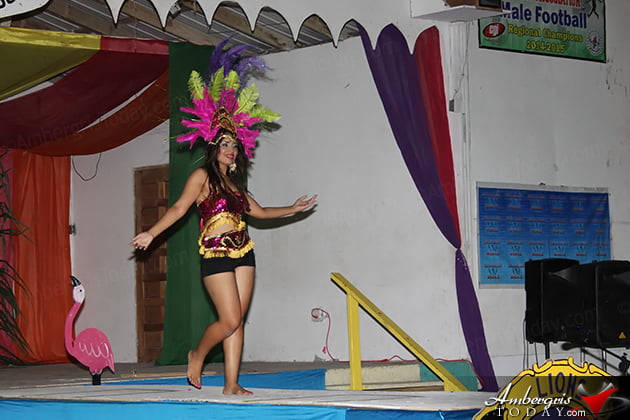 San Pedro Lion's Club Crowns New Queen 2015