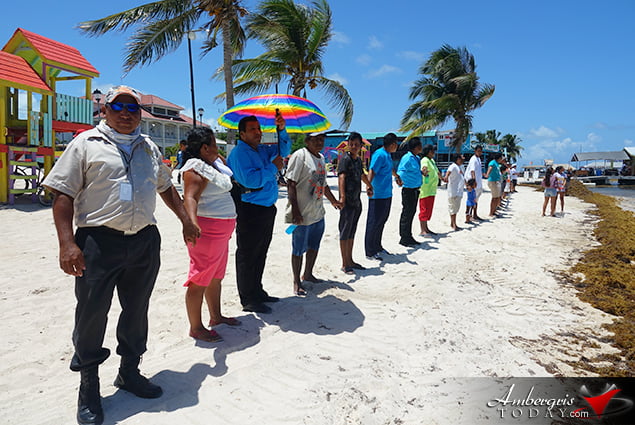 San Pedro Joins Oceana’s Hand Across the Sand Event