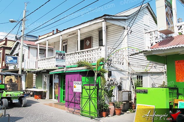 San Pedro Old Mahogany Houses Still Standing Strong