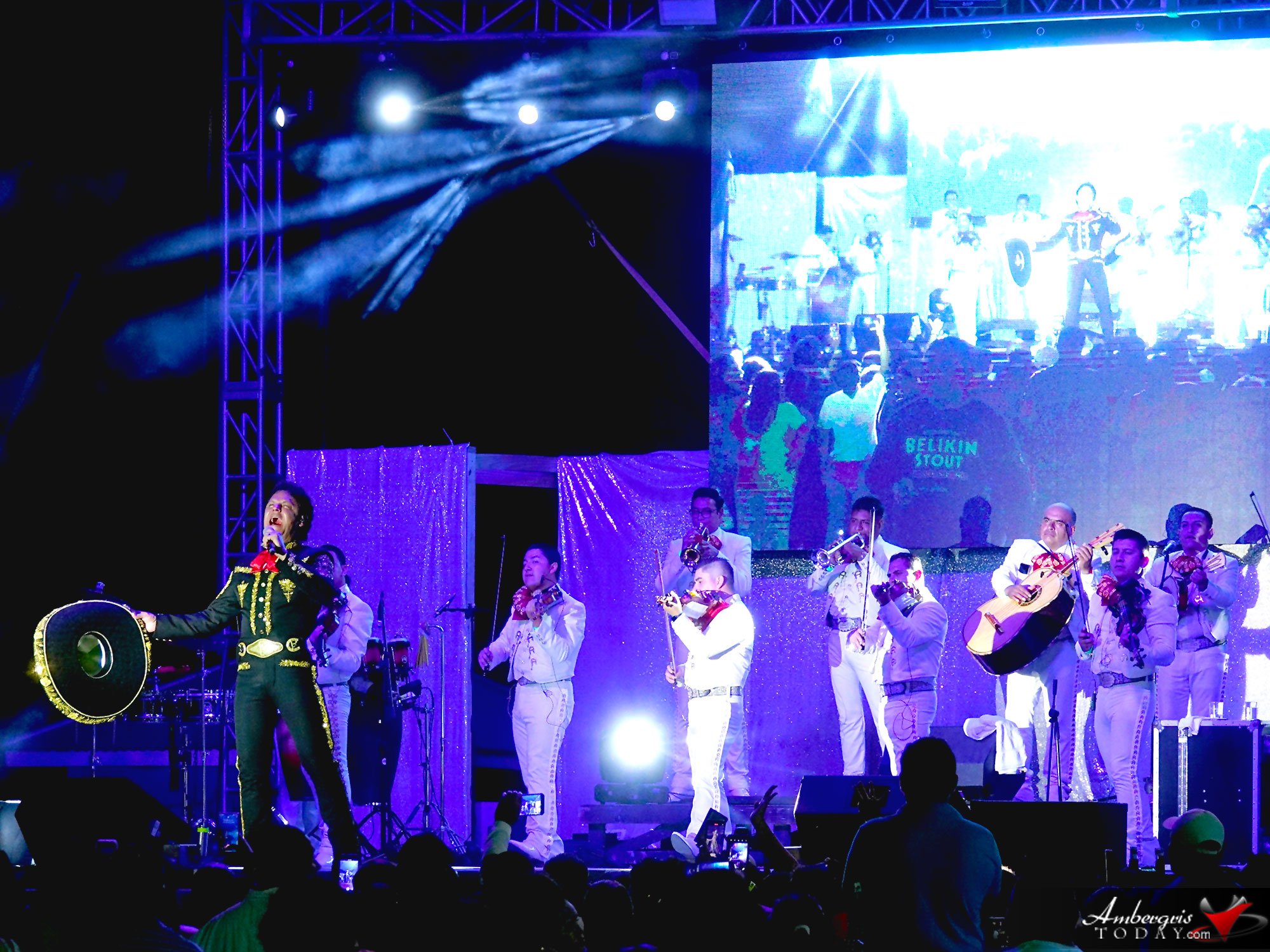 Pedro Fernandez in Concert for Dia de San Pedro Festival 3 Pedro Fernandez in Concert for Dia de San Pedro Festival