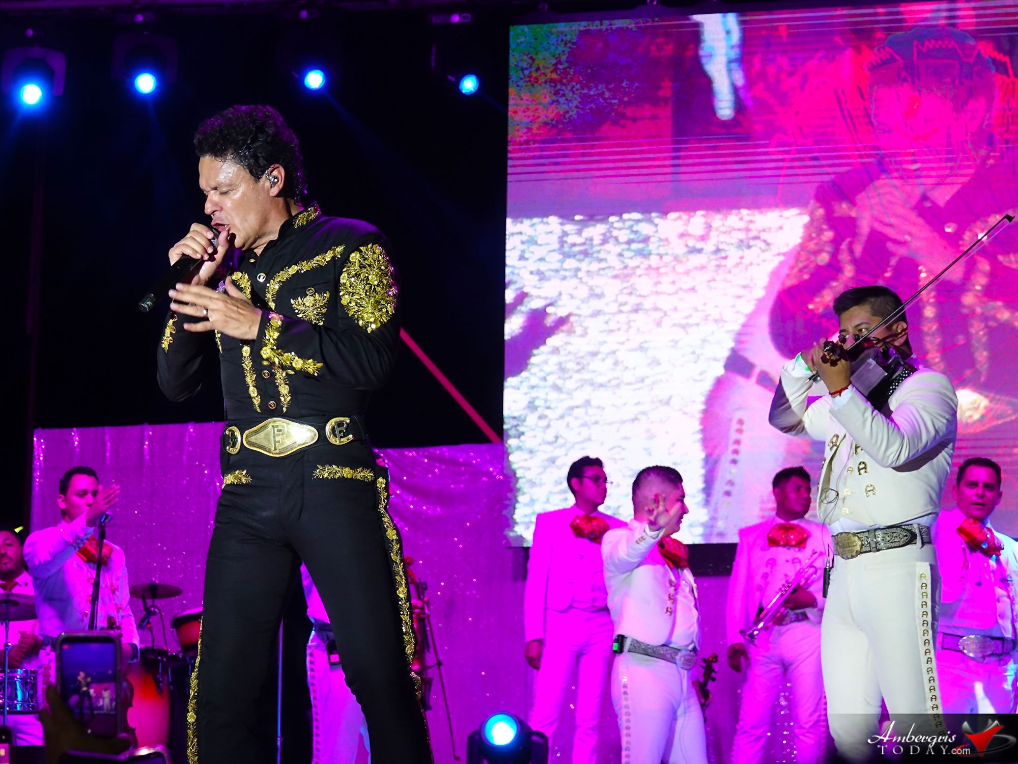 Pedro Fernandez in Concert for Dia de San Pedro Festival 6 Pedro Fernandez in Concert for Dia de San Pedro Festival