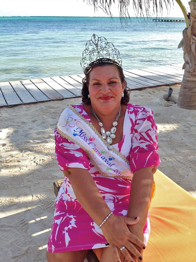Outgoing queen, Mrs. Reina del Carnaval 2015 Patricia Lopez Meet 2016 Reina del Carnaval Pageant Contestants