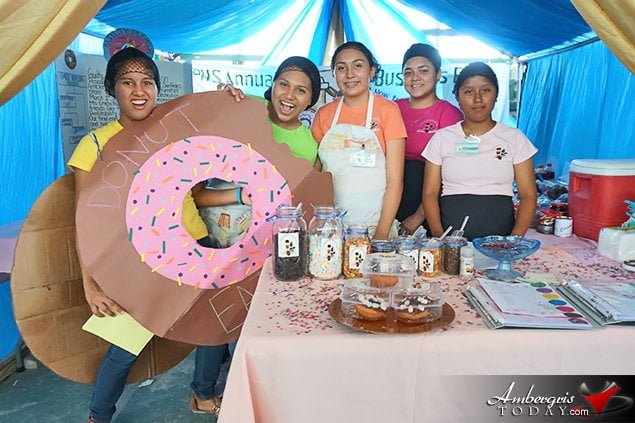 Students Impress at SPHS Business Fair