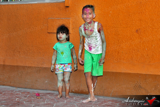Carnaval de San Pedro Alegria y Color La Mascara del la Tradicion Carnaval 2014 Day 2: El Chapo Guzman Comes to San Pedro!
