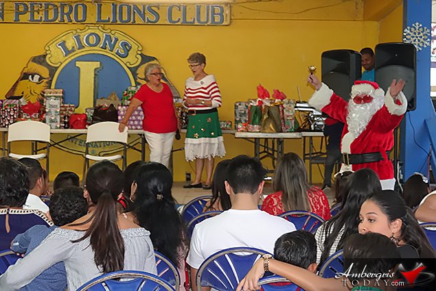 Santa Spreads Christmas Cheer at the Lions Den
