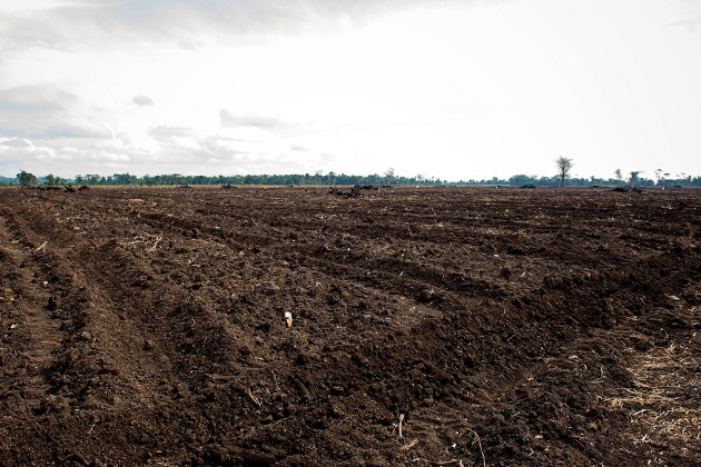 Belizean Farmers receive land from The Santander Group