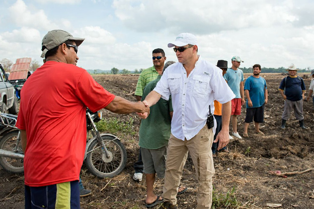 Belizean Farmers receive land from The Santander Group