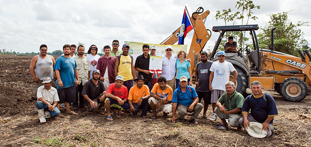Belizean Farmers receive land from The Santander Group