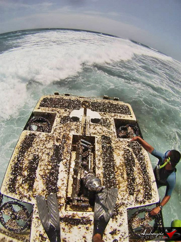 Underwater Submersible Runs Aground on Reef Off Ambergris Caye