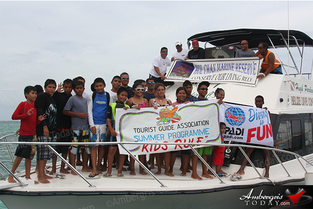 PADI certifies 34 Junior Open Water Divers
