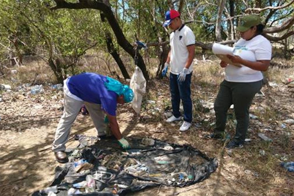 Belize and UK Scientists Join Forces To Tackle Marine Litter 5