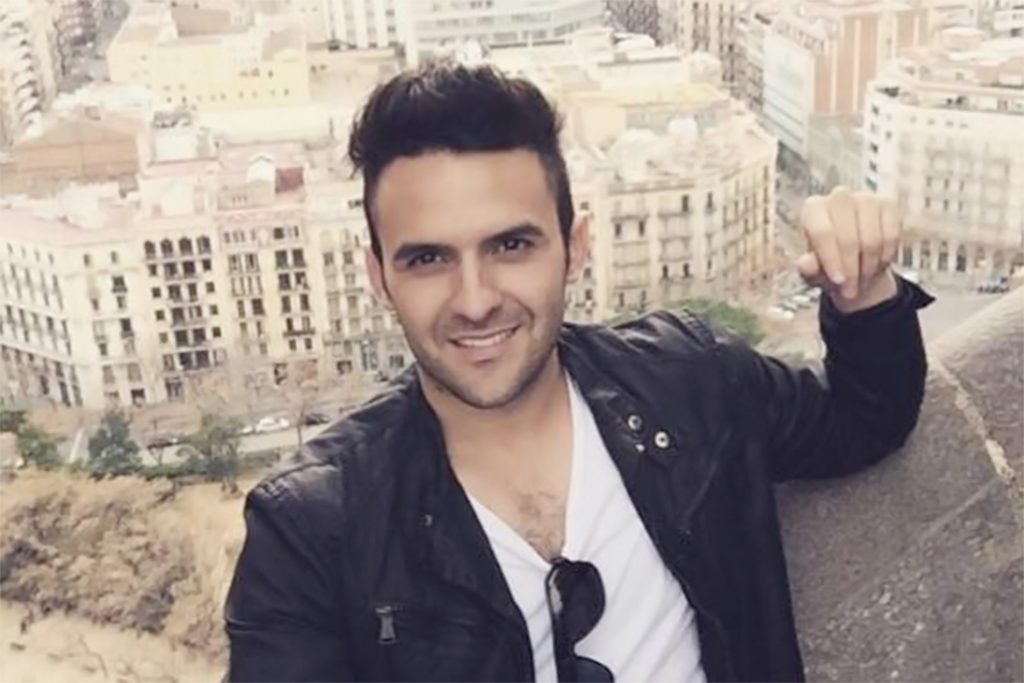 Guatemalan Singer's Vessel Runs Aground on Belize Reef 8