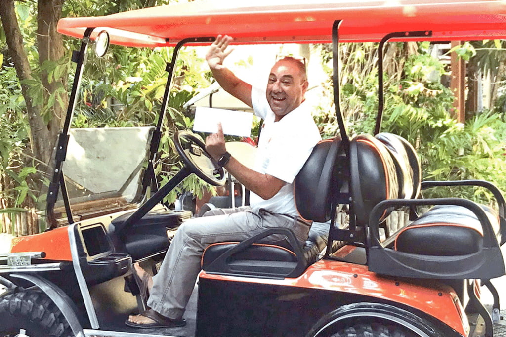 Ramon’s Village Celebrates Einer Gomez’s 25 Years of Service 8