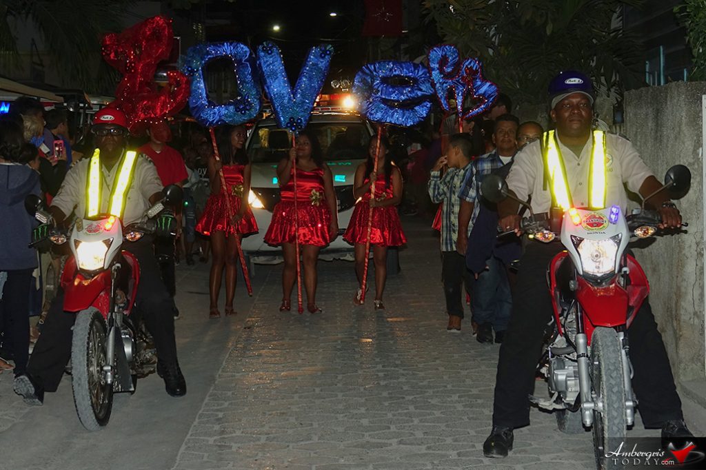 Love FM's Christmas Parade Spreads Christmas Cheer 8