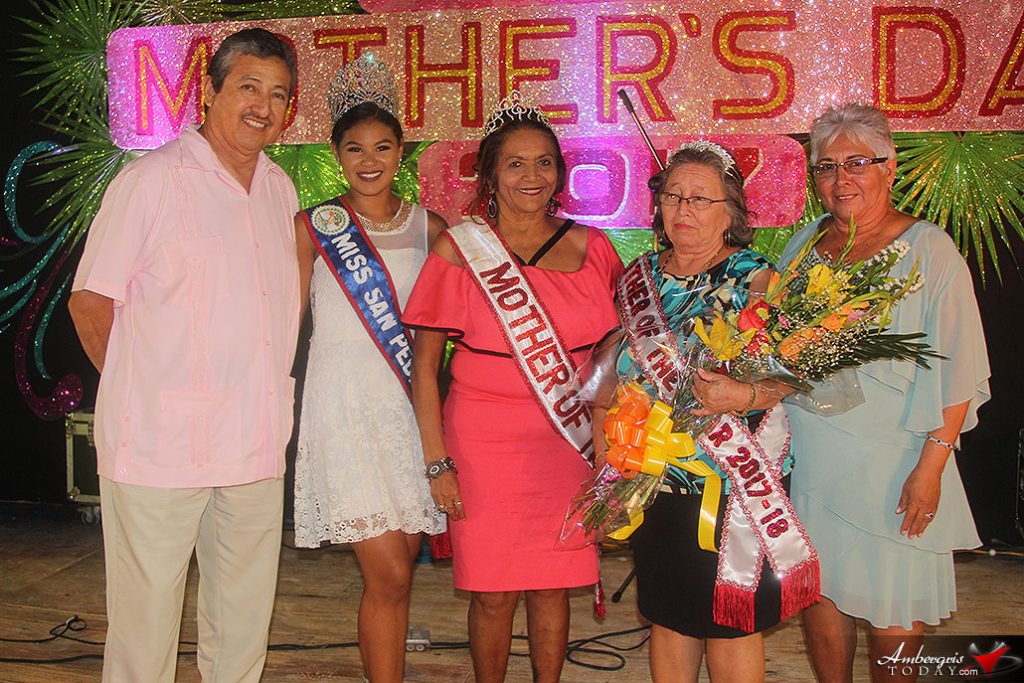 Maria Elena Alamilla Named Mother of the Year During Entertaining Evening 16