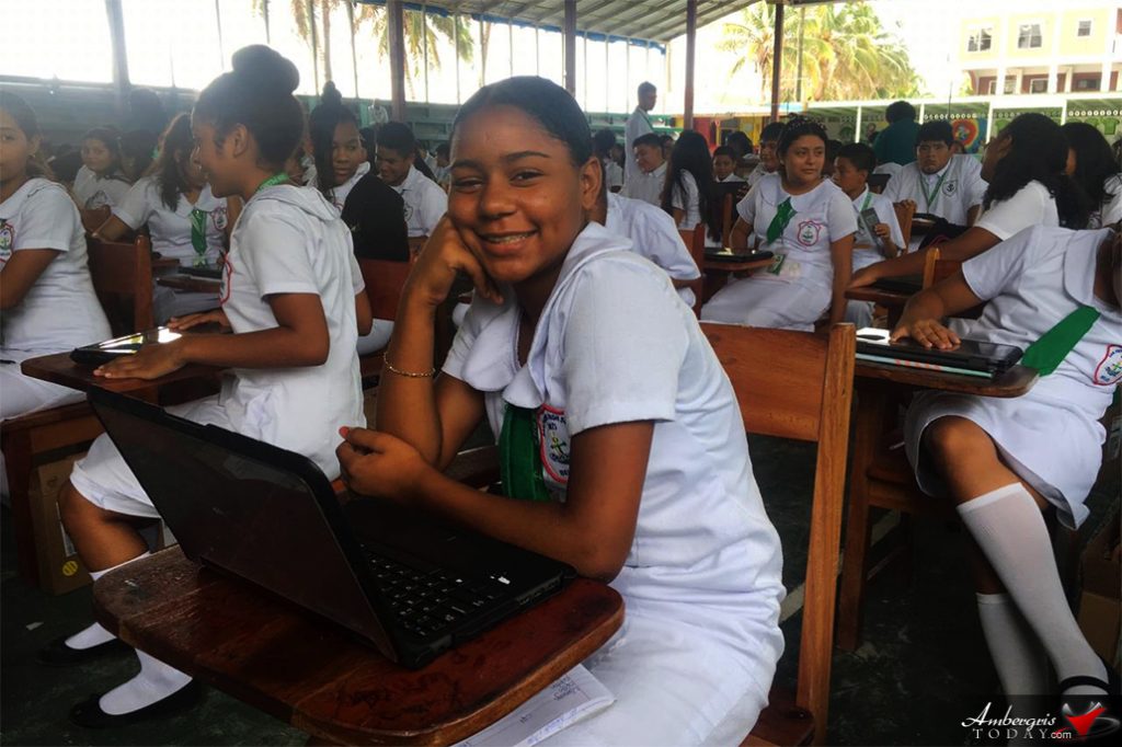 Digi continues DigiLearn Project rollout at San Pedro High School 5