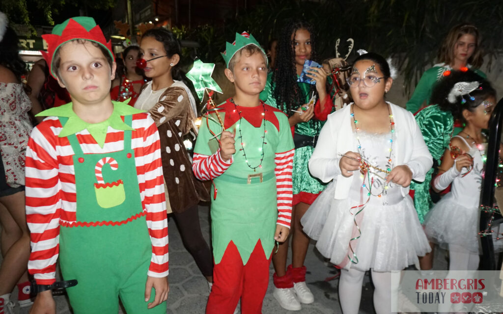 Love FM Christmas Parade Delivers Holiday Cheer in San Pedro 2