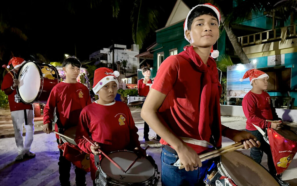 A Magical Weekend: The Love FM Christmas Parade in San Pedro 18 san pedro love fm christmas parade