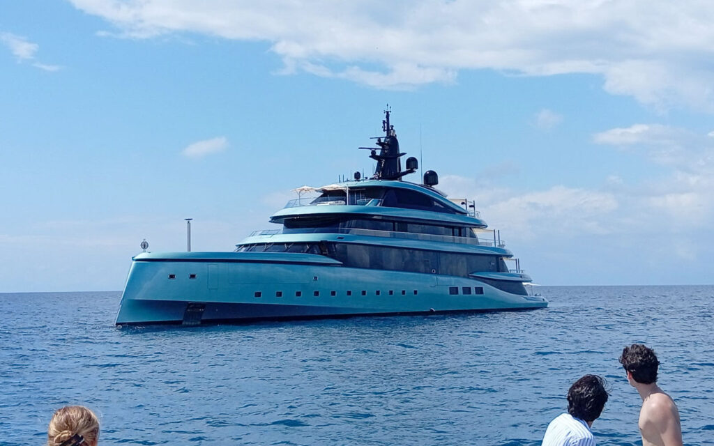 3 Jaw-Dropping Facts About the Kensho Superyacht Anchored Off Ambergris Caye 6 kensho superyacht ambergris caye belize