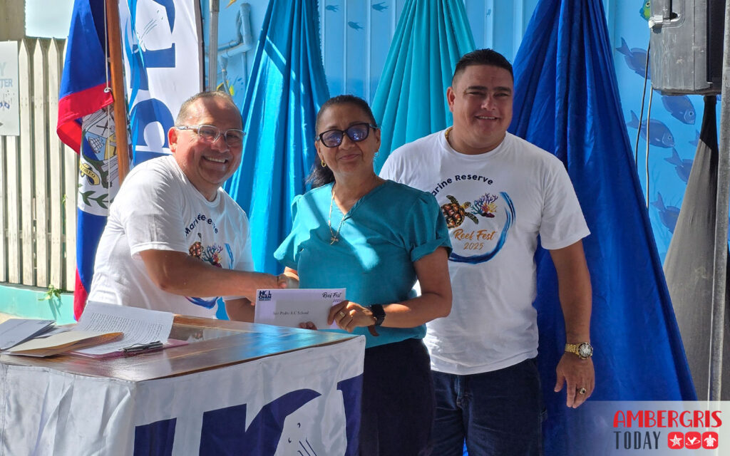 hol chan marine education center