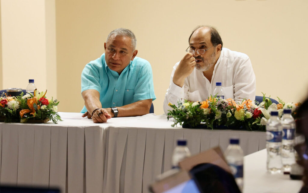 zaragoza channel bridge ambergris caye and mexico