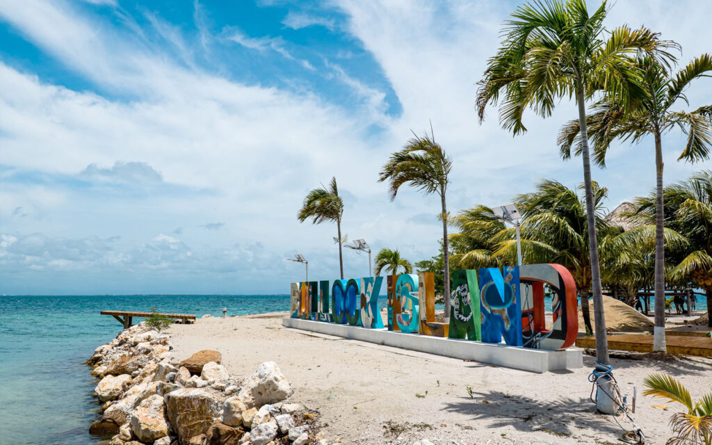 reggie bullock island belize