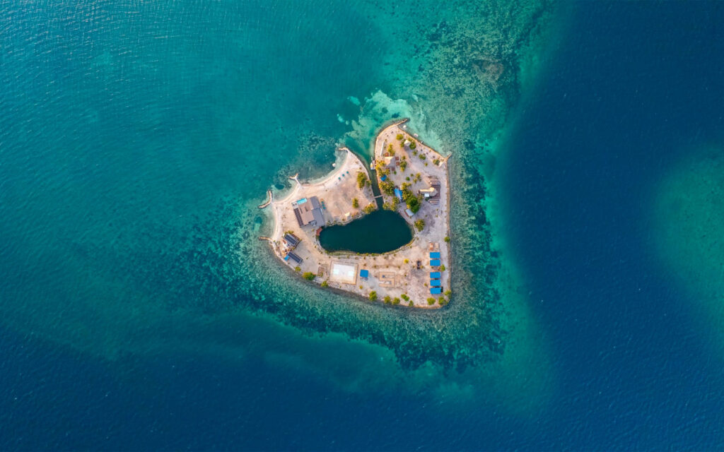 reggie bullock island belize
