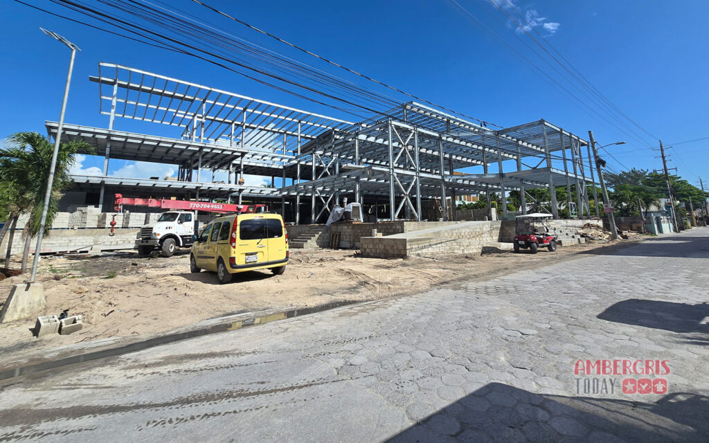 New Publics Development to Bring Shopping, Business Spaces and Apartments to San Pedro 3 publics supermarket new building san pedro